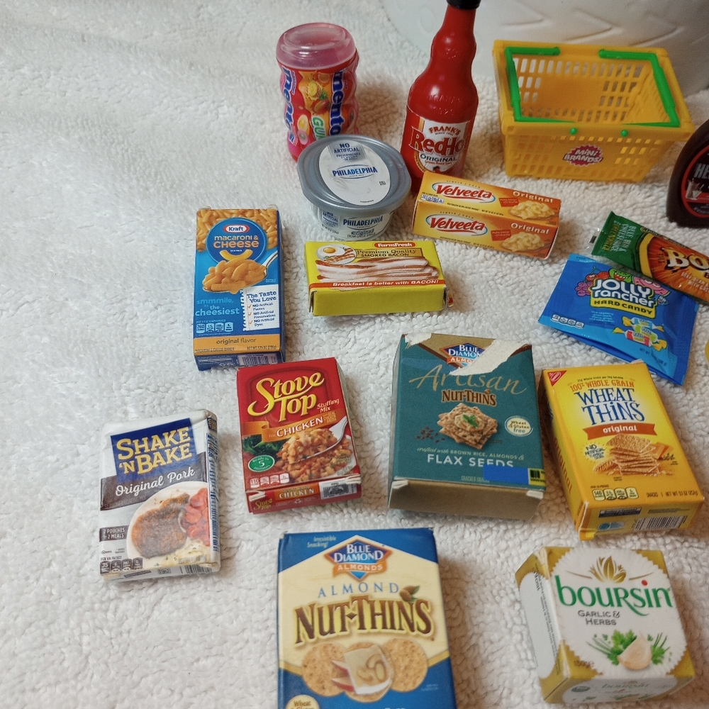 Zuru Mini Brands Foodie Lot Mixed Series Dollhouse Miniatures TGI Friday's Minis - Picture 4 of 7
